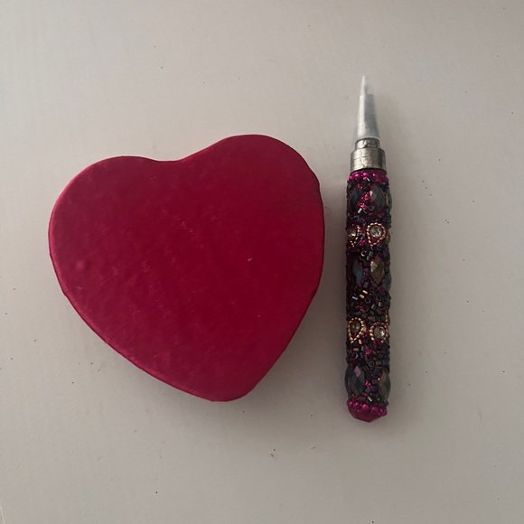 Heart Notepad & Pen - Picture 2 of 2